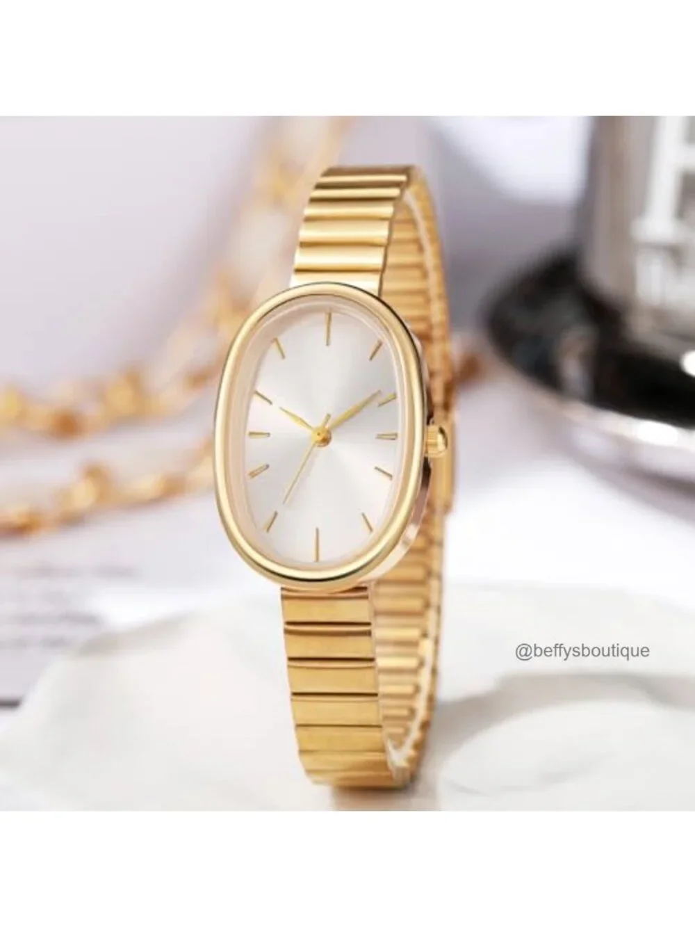 Exquisite Women's Oval Watch, Quartz Movement, Metal Band, Easy Reader,